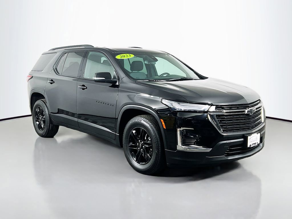 Used 2023 Chevrolet Traverse LT w/ Midnight/Sport Edition AWD/4WD image 3