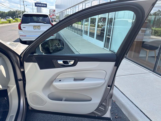 Certified 2024 Volvo XC60 T8 Plus w/ Climate Package AWD/4WD image 14