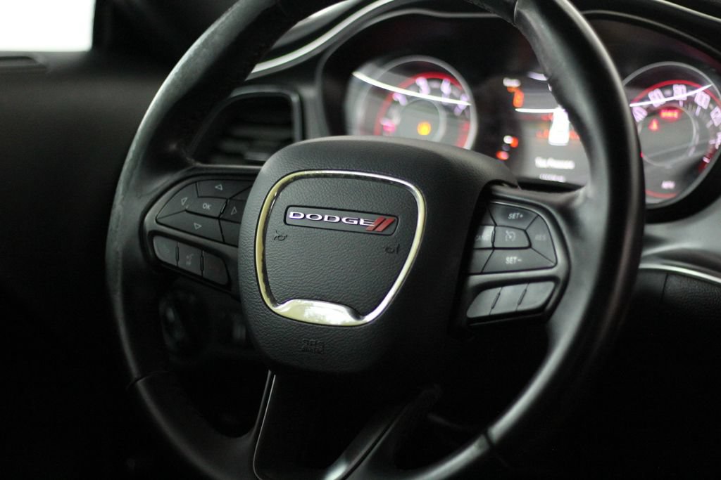 Used 2016 Dodge Challenger R/T w/ Driver Convenience Group RWD image 11