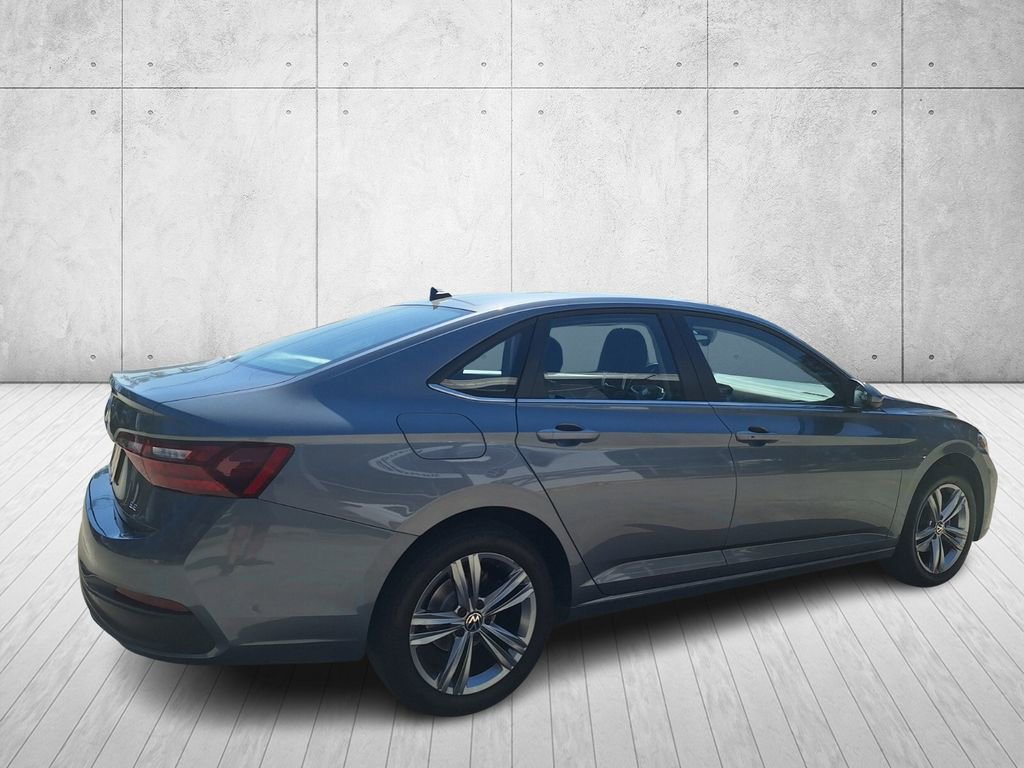 Used 2022 Volkswagen Jetta SE image 5