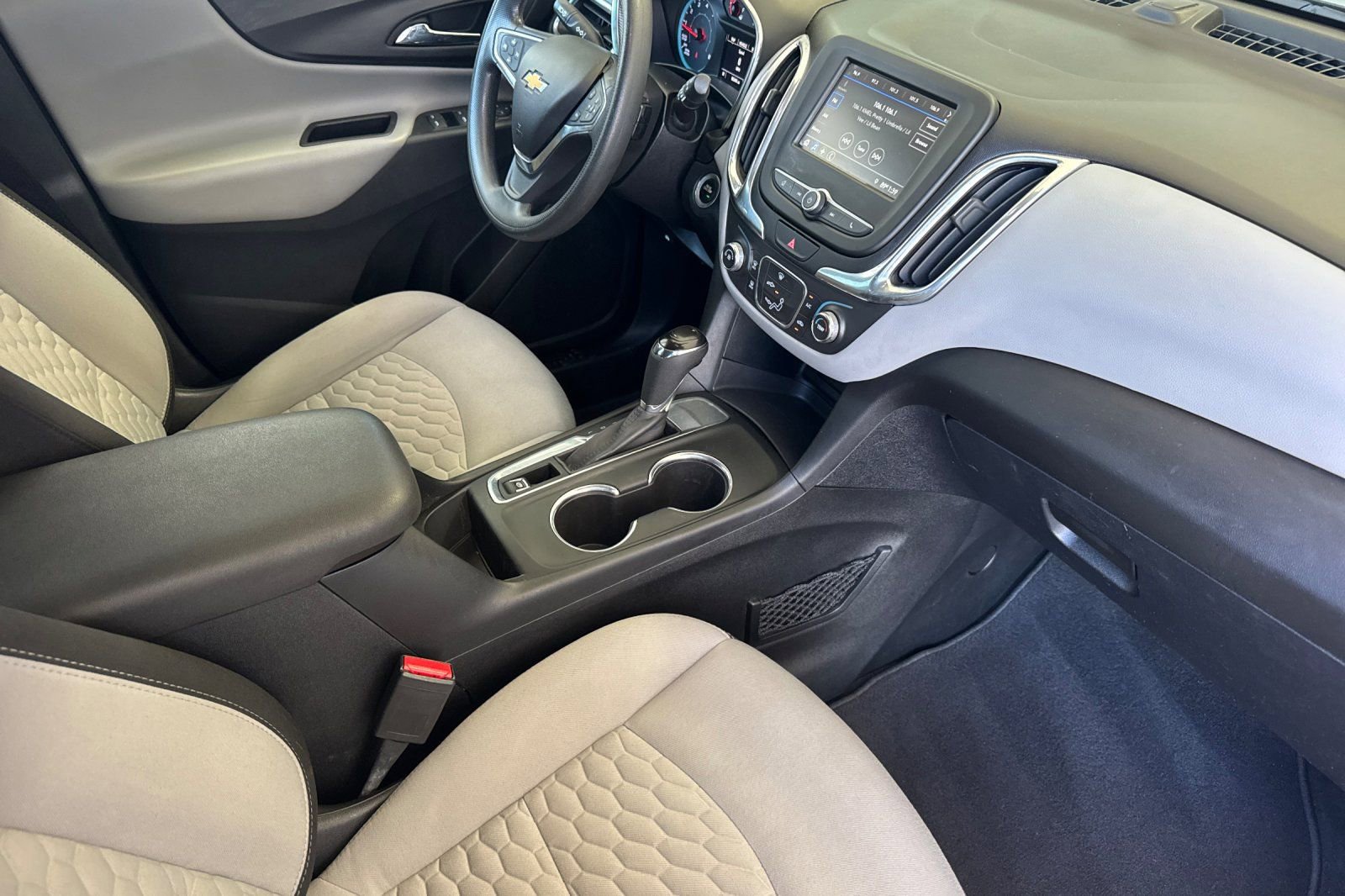 Used 2019 Chevrolet Equinox LS FWD image 16