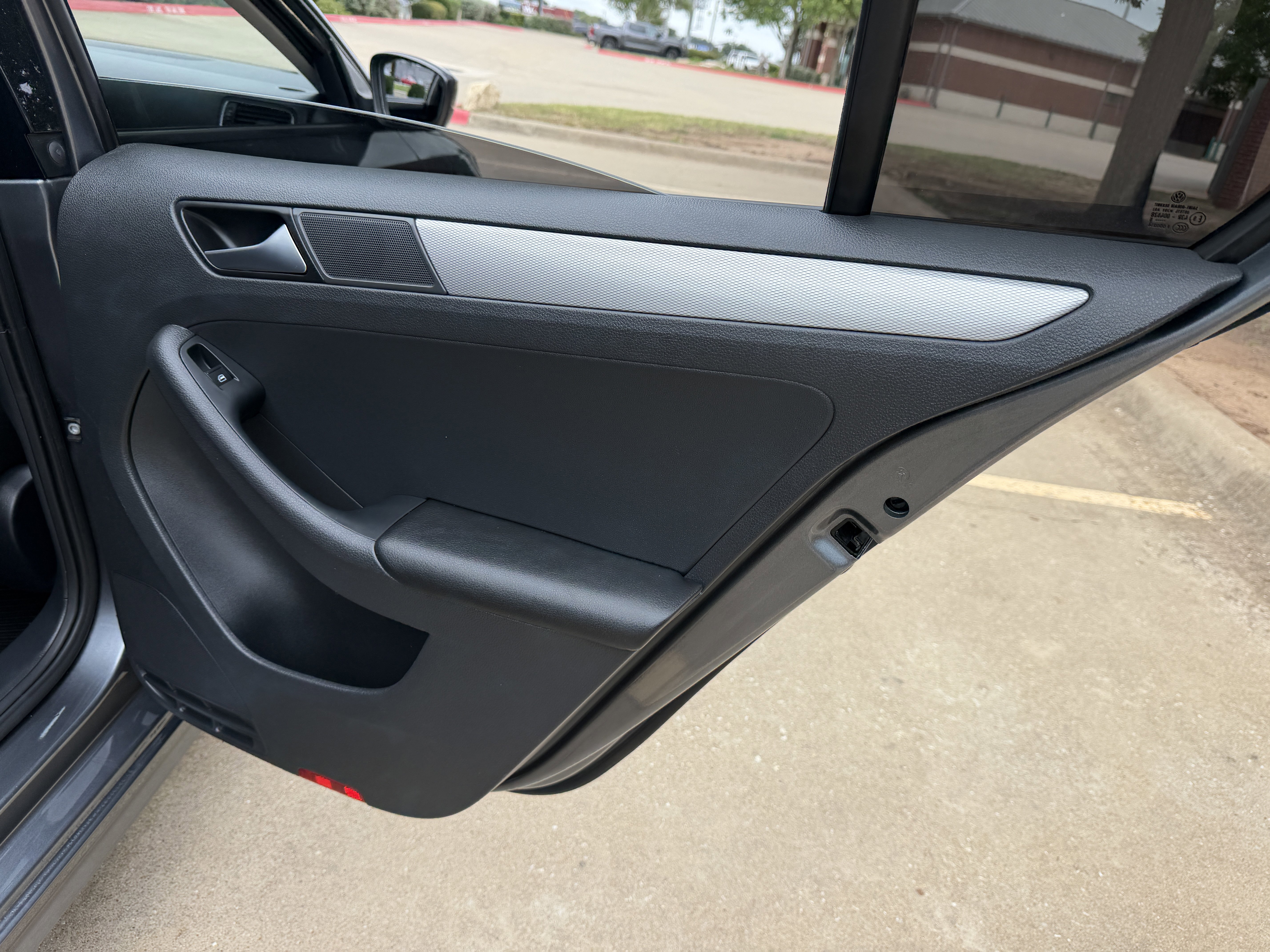 Used 2016 Volkswagen Jetta SE FWD image 12
