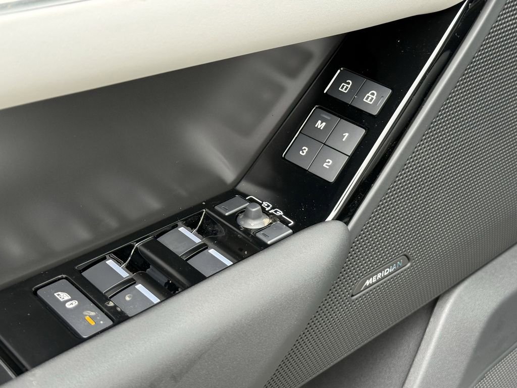 New 2026 Land Rover Range Rover Velar S image 15