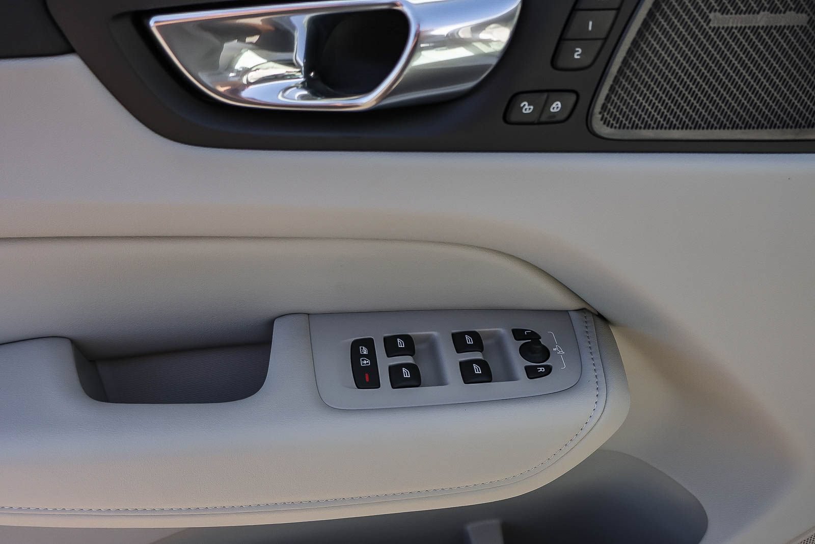 New 2026 Volvo XC60 B5 Ultra AWD/4WD image 30