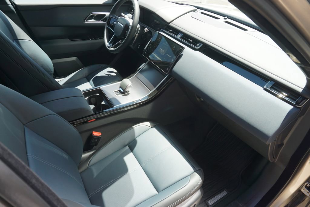 New 2026 Land Rover Range Rover Velar Dynamic SE image 22
