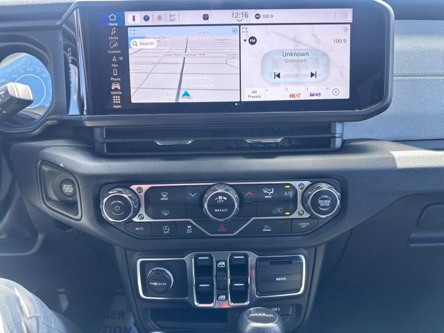 New 2025 Jeep Gladiator Sport AWD/4WD image 19