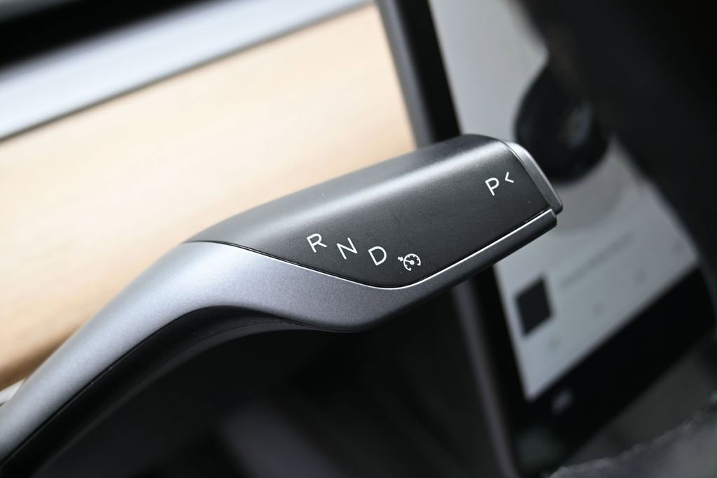 Used 2023 Tesla Model 3 Standard Range image 22