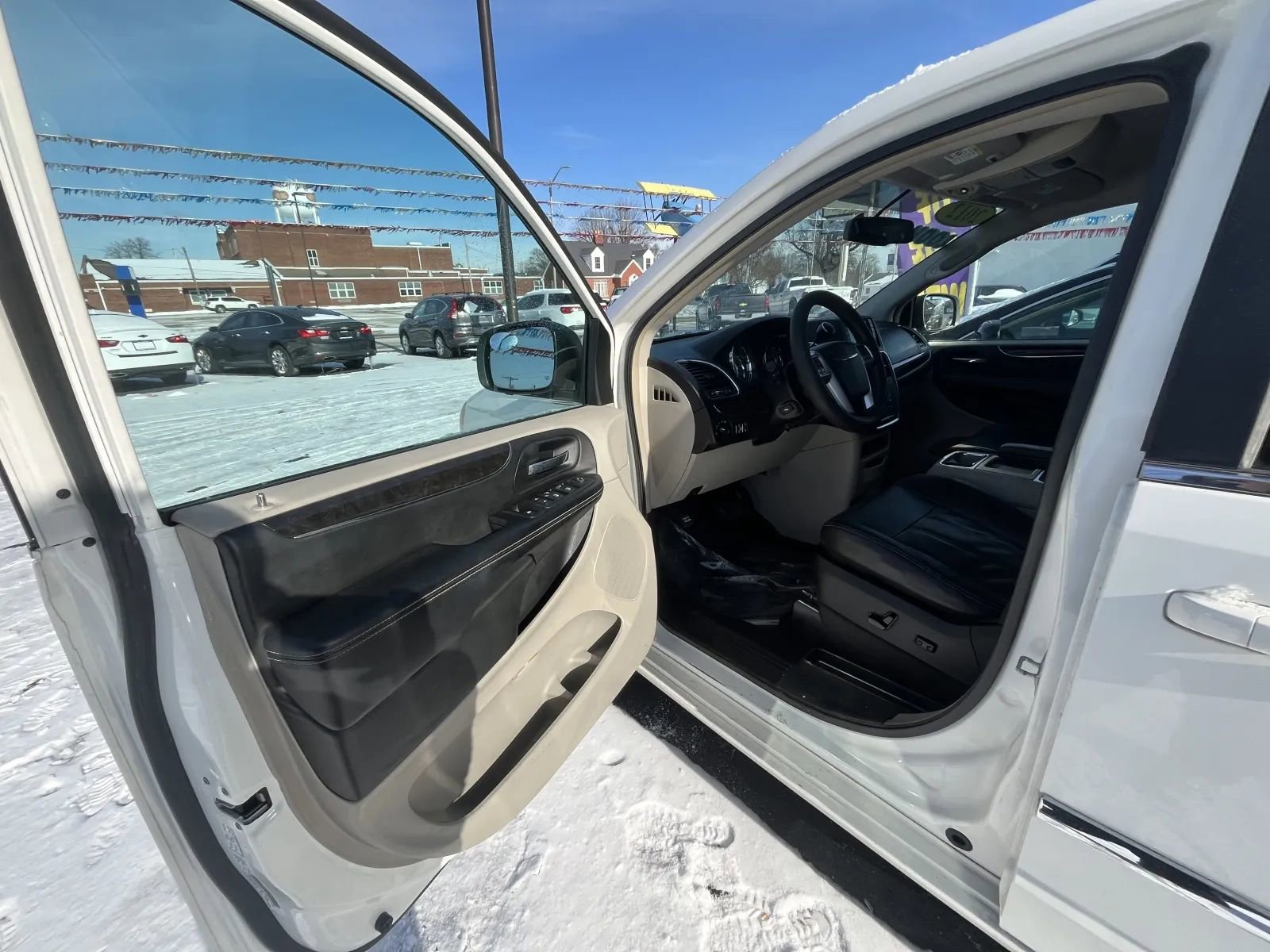 Used 2012 Chrysler Town & Country Touring w/ Entertainment Group #1 image 9