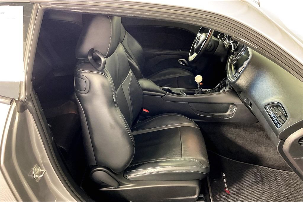 Used 2016 Dodge Challenger R/T Plus RWD image 9