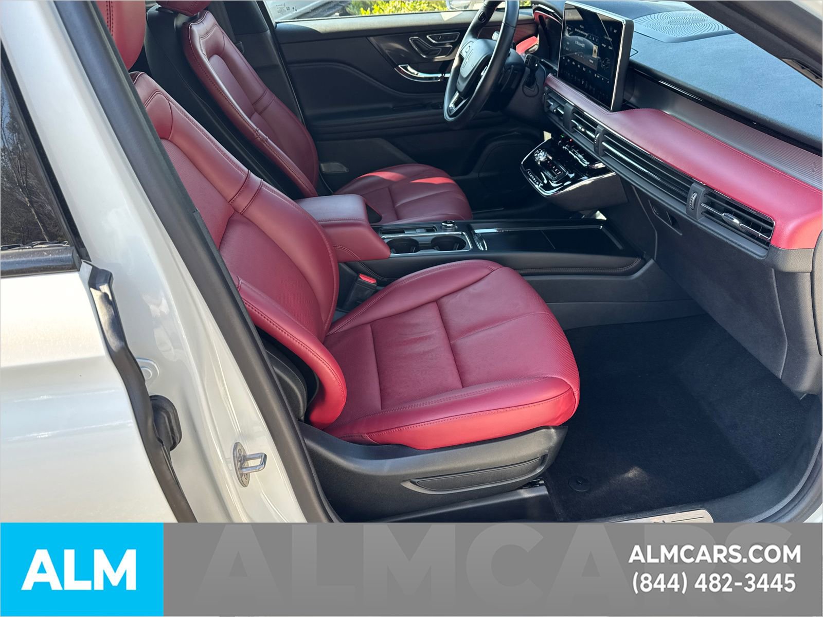 Used 2024 Lincoln Corsair Reserve w/ Jet Appearance Package image 16