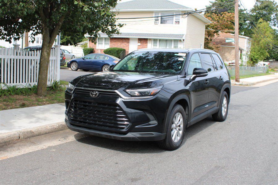 Used 2025 Toyota Grand Highlander AWD image 2