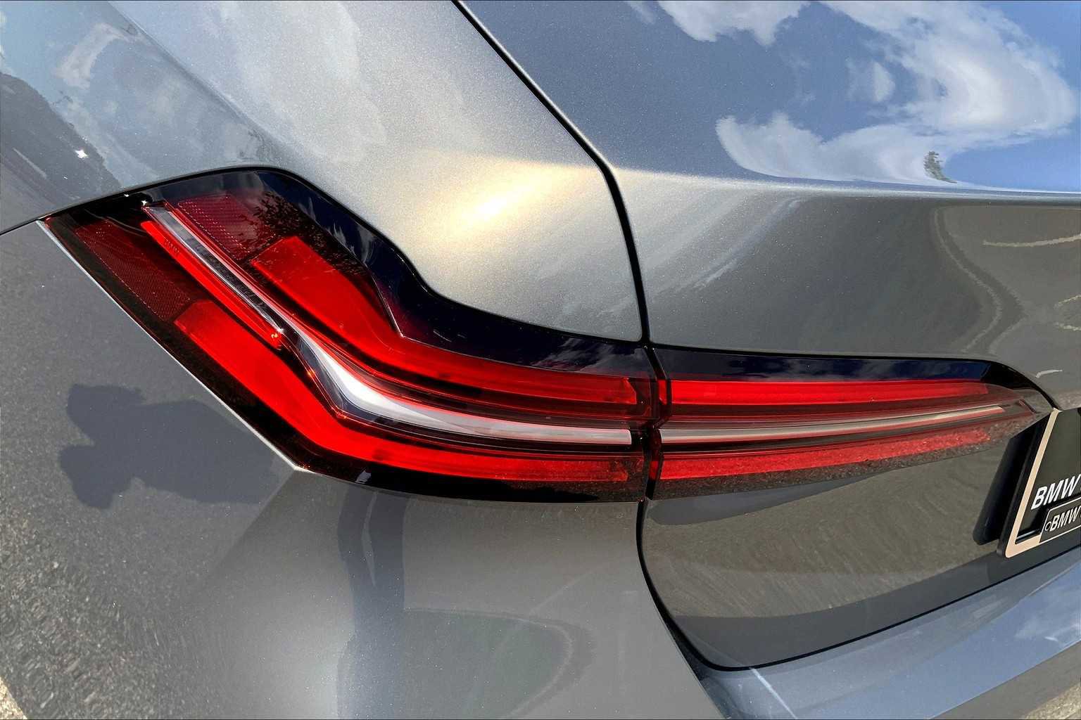 Used 2026 BMW 530i w/ Executive Package RWD image 14