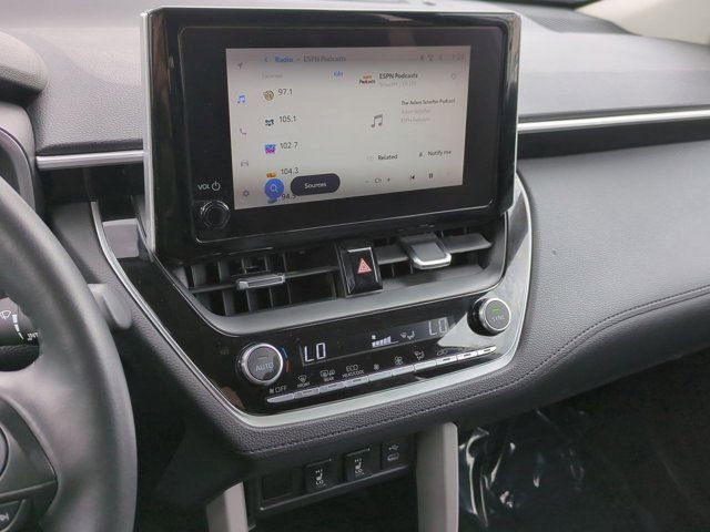 Used 2025 Toyota Corolla Cross XLE AWD/4WD image 11