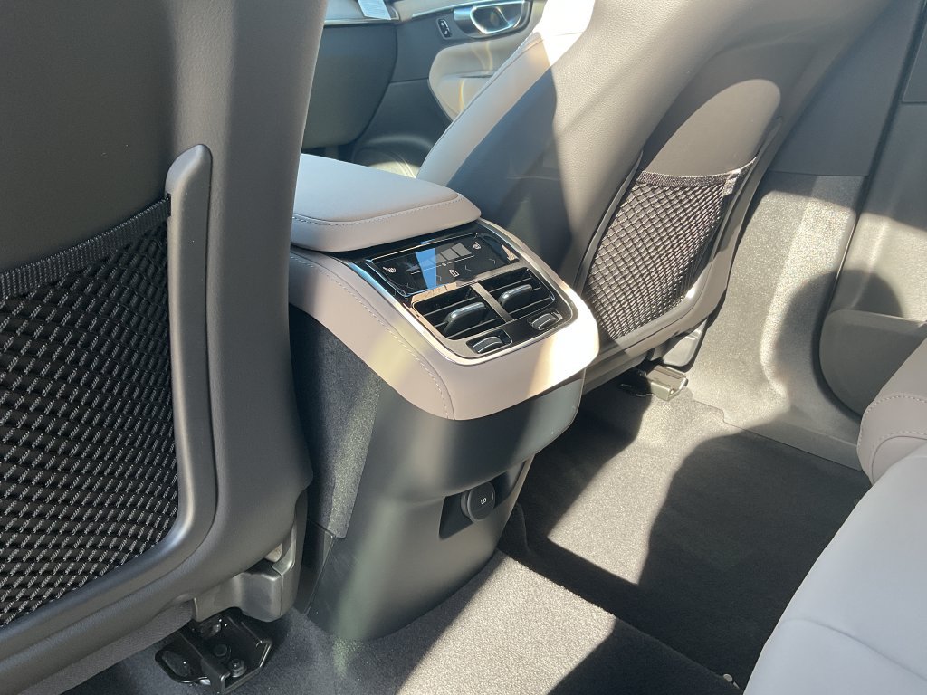 New 2027 Volvo XC90 B6 Plus AWD/4WD image 20