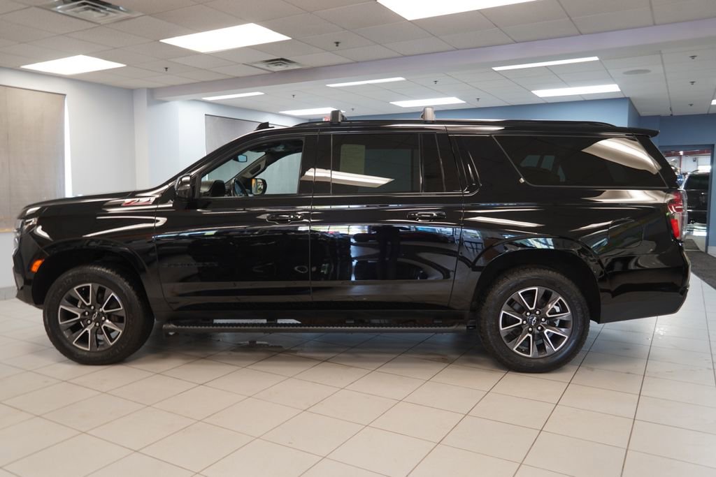 Used 2021 Chevrolet Suburban Z71 w/ Z71 Signature Package AWD/4WD image 2