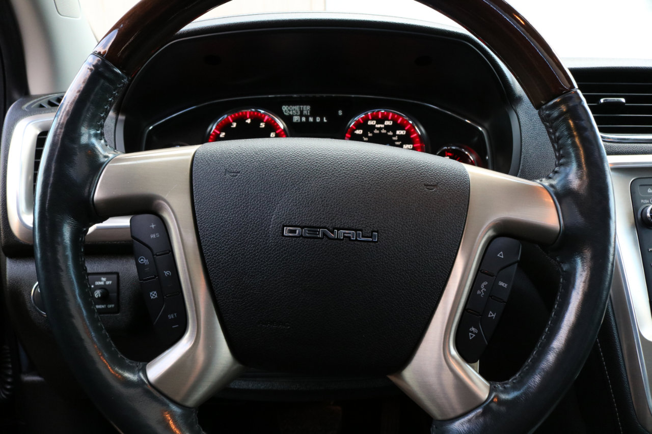 Used 2015 GMC Acadia Denali image 32