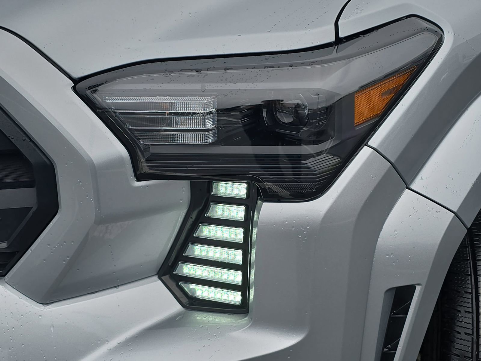 Used 2024 Toyota Tacoma SR5 w/ SR5 Upgrade Package image 28