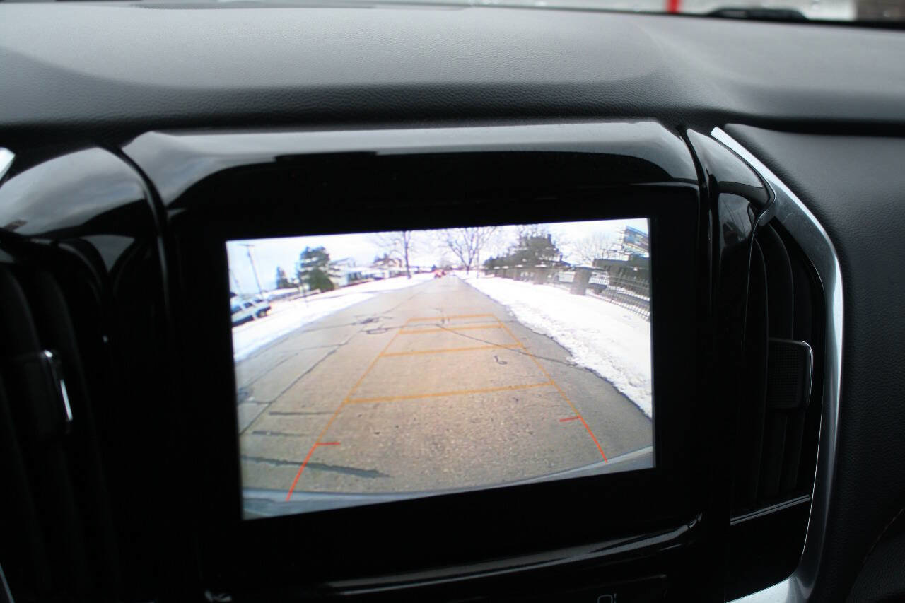 Used 2019 Chevrolet Traverse LT image 11