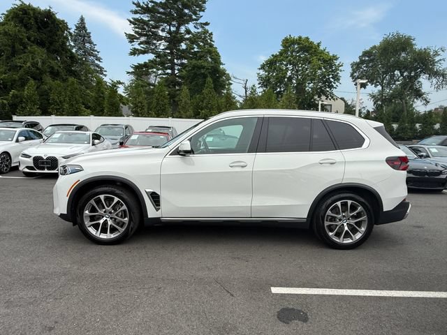 Used 2025 BMW X5 xDrive40i w/ Parking Assistance Package AWD/4WD image 7