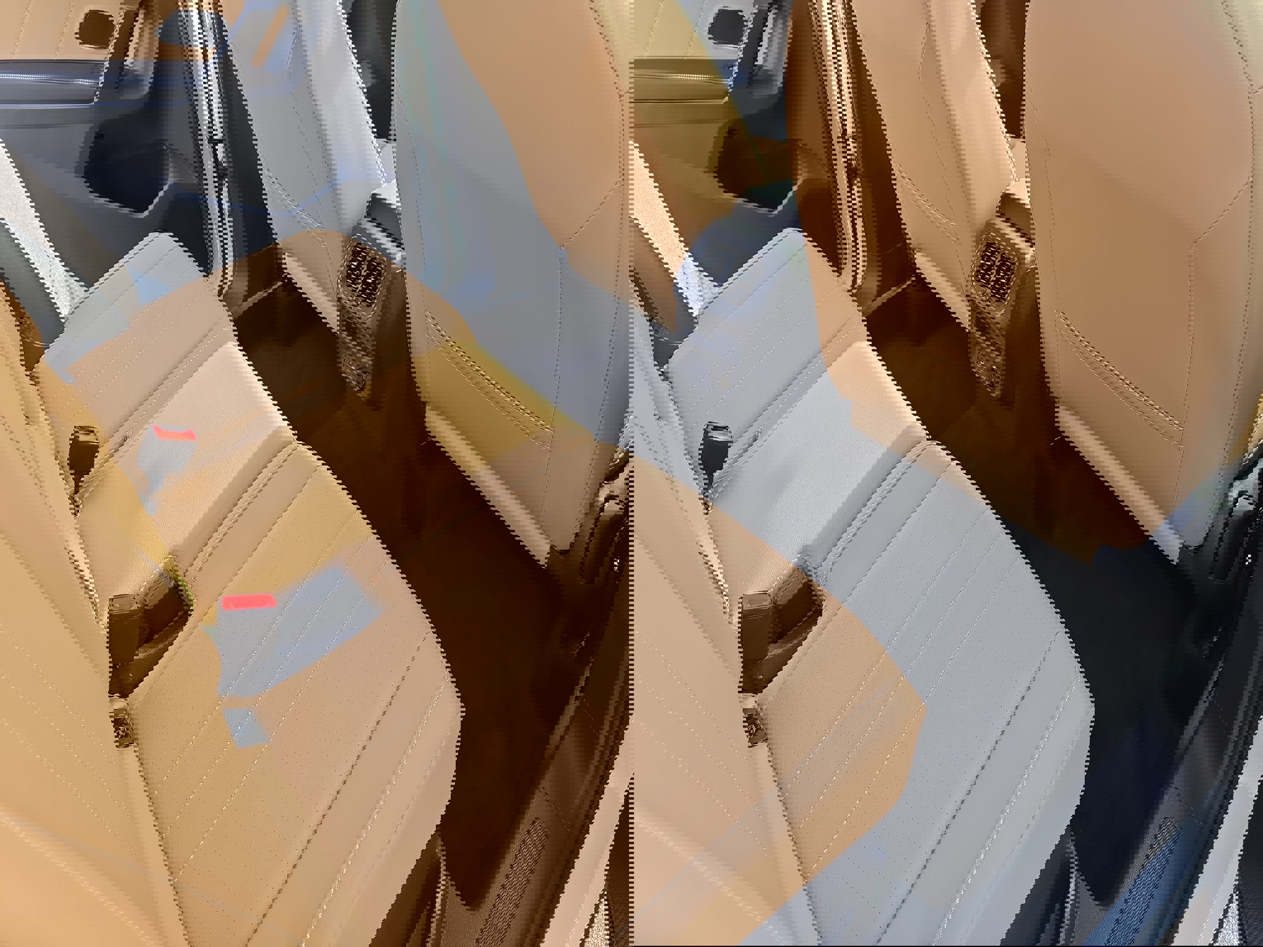 Used 2023 Volkswagen Tiguan SE R-Line image 11