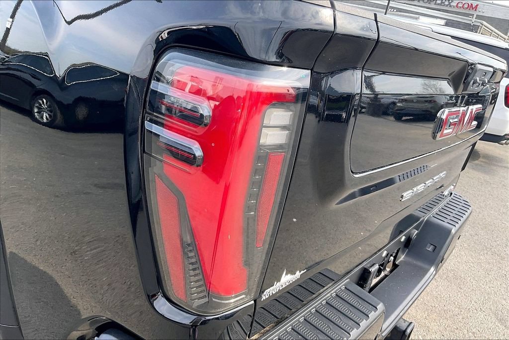 Used 2025 GMC Sierra 2500 AT4 w/ Technology Package AWD/4WD image 26