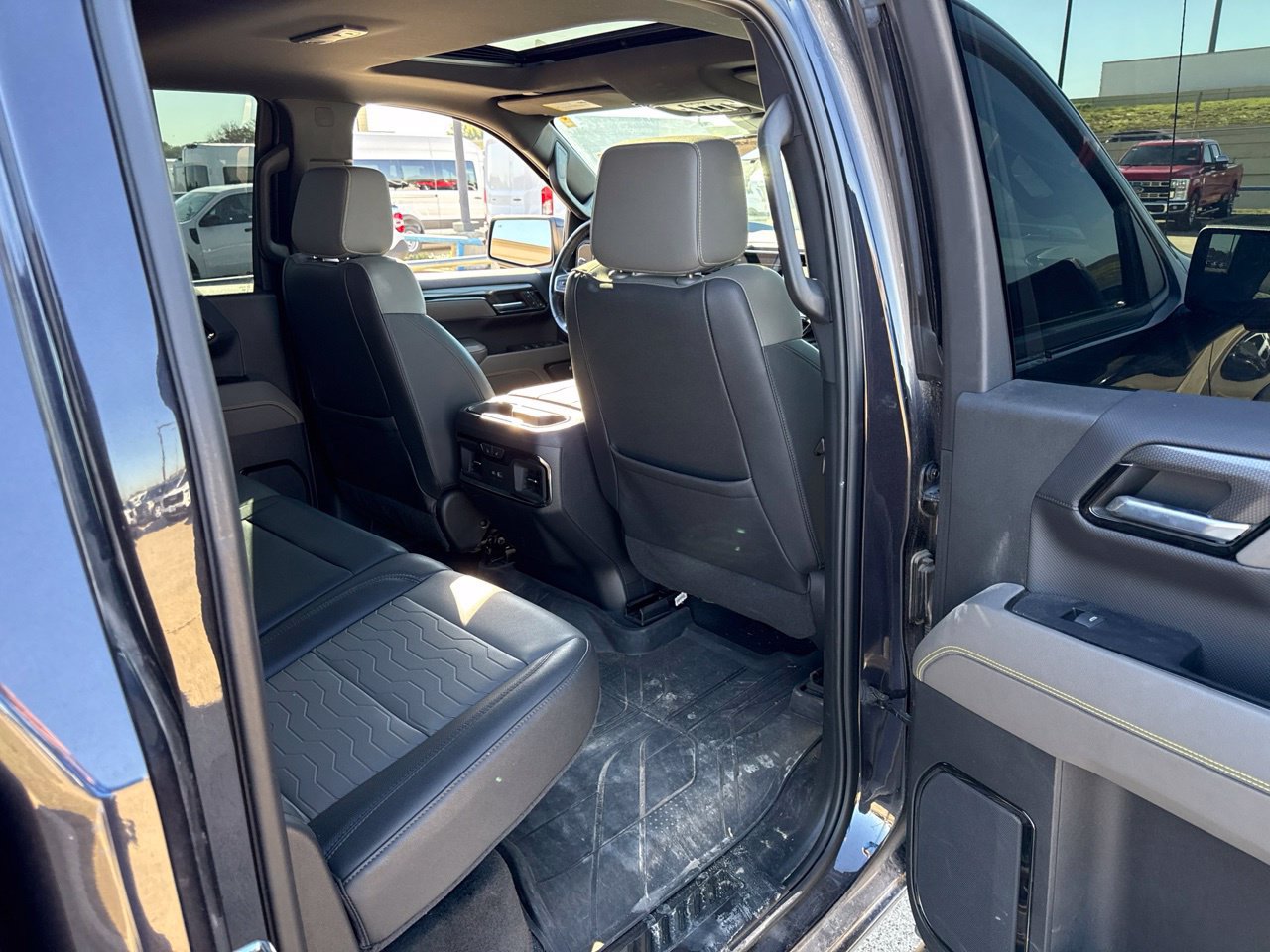 Used 2023 Chevrolet Silverado 1500 ZR2 w/ Technology Package AWD/4WD image 12
