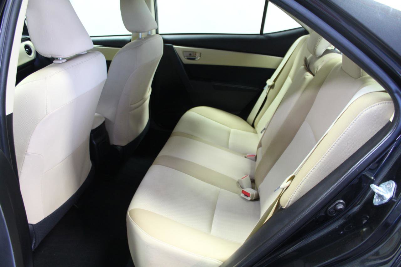 Used 2017 Toyota Corolla LE image 19