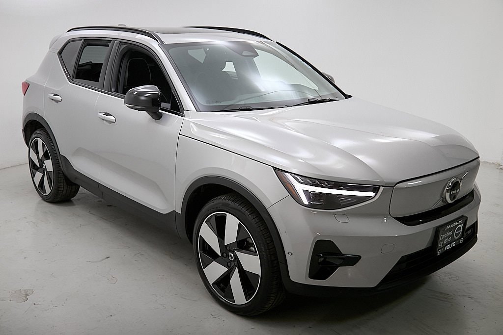 Certified 2023 Volvo XC40 Recharge Ultimate image 4