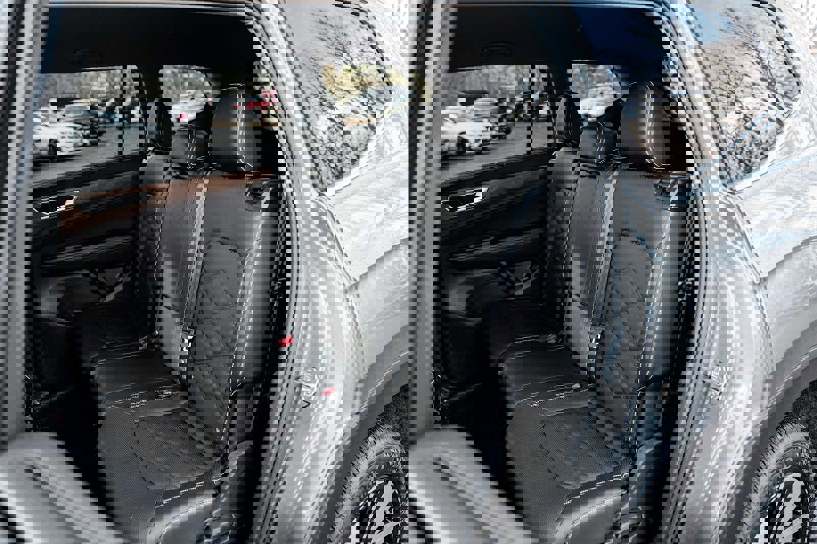 Used 2025 Volkswagen Atlas SE image 9