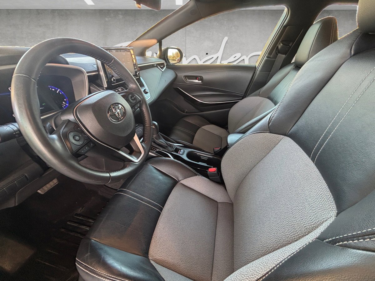 Used 2021 Toyota Corolla XSE image 23