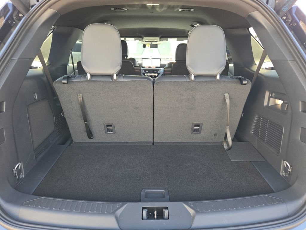 New 2026 Ford Explorer ST-Line w/ ST-Line Street Pack RWD image 14