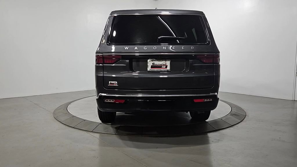 Used 2023 Jeep Wagoneer 4WD image 4
