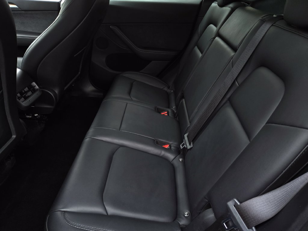 Used 2023 Tesla Model Y 2WD image 13