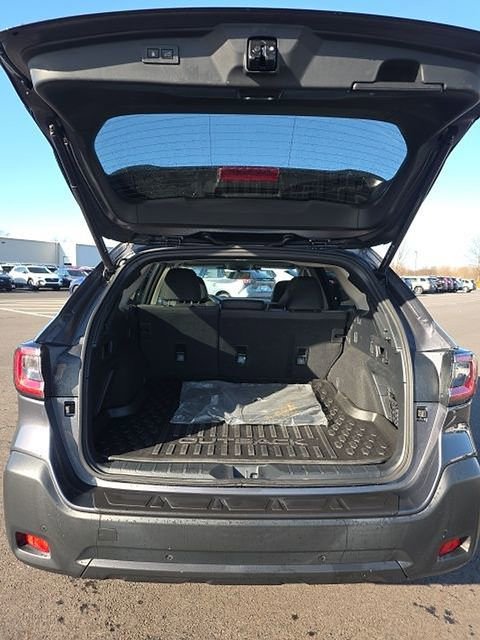 Used 2023 Subaru Outback Onyx Edition image 6