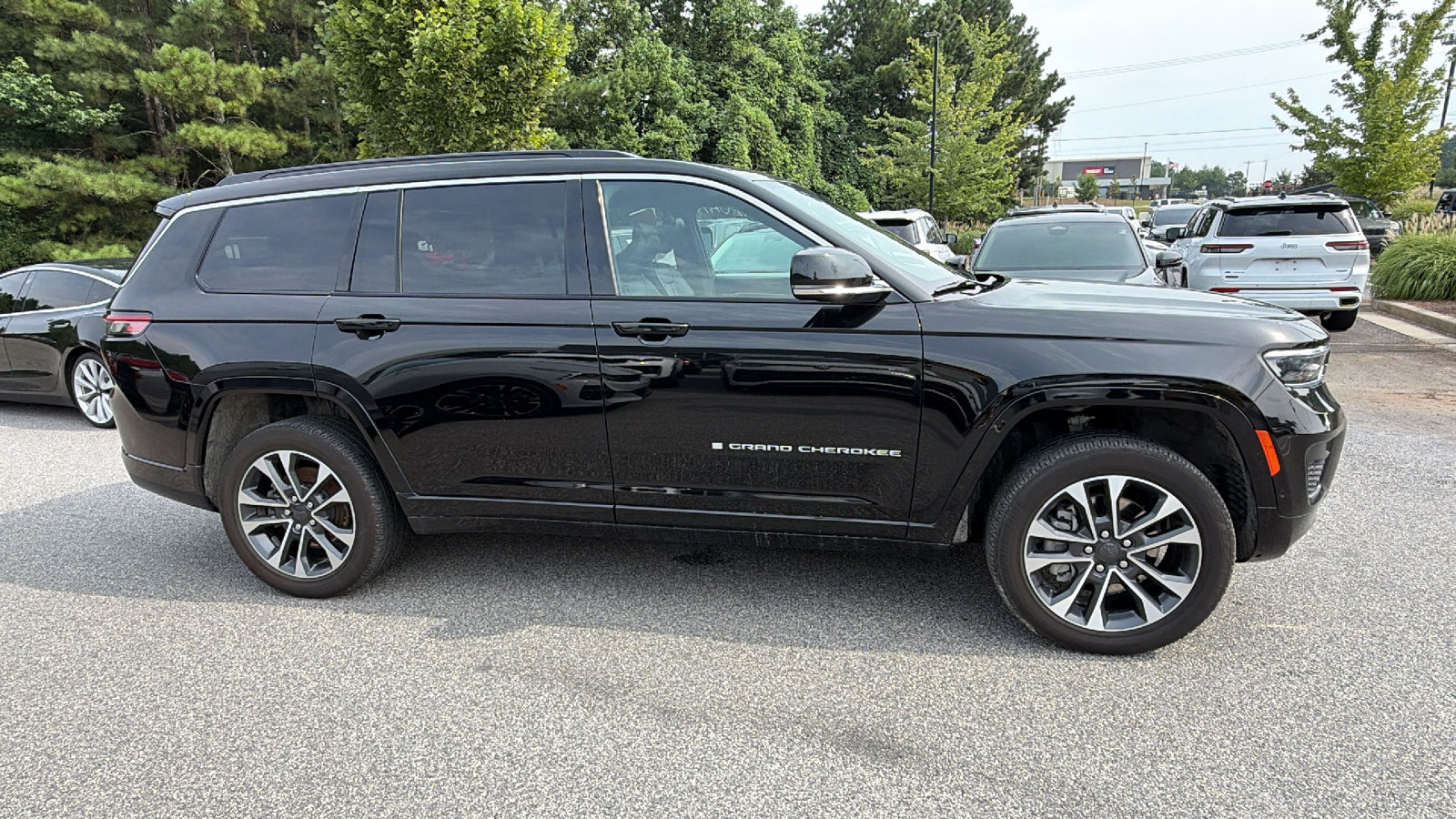 Used 2025 Jeep Grand Cherokee L Overland w/ Luxury Tech Group IV AWD/4WD image 7