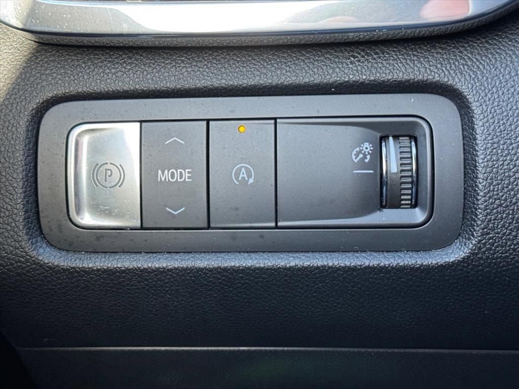 Used 2025 GMC Acadia Elevation image 18