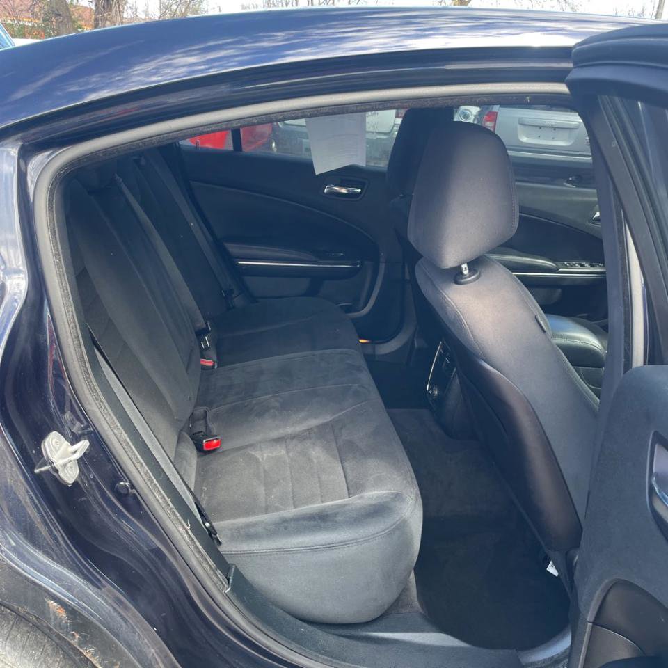 Used 2011 Dodge Charger SE RWD image 14