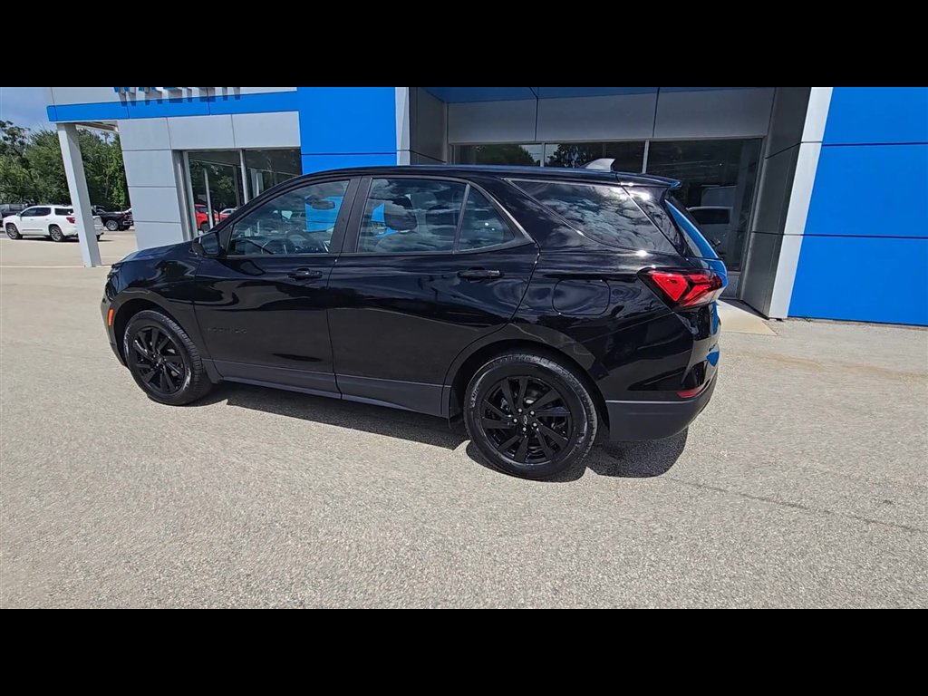 Used 2024 Chevrolet Equinox LS w/ Midnight Edition AWD/4WD image 6
