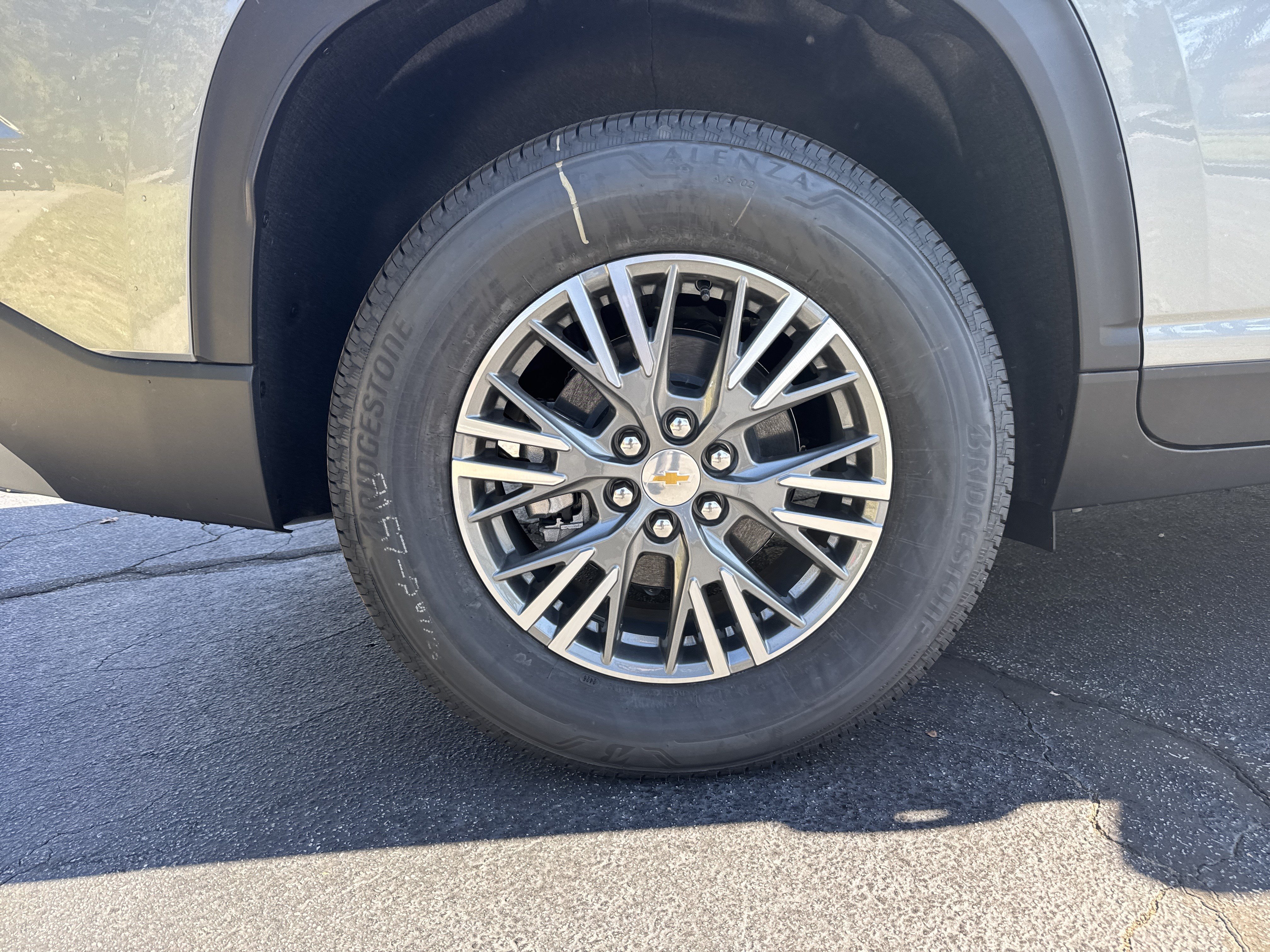 New 2027 Chevrolet Traverse LT w/ LPO, Floor Liner Package FWD image 18