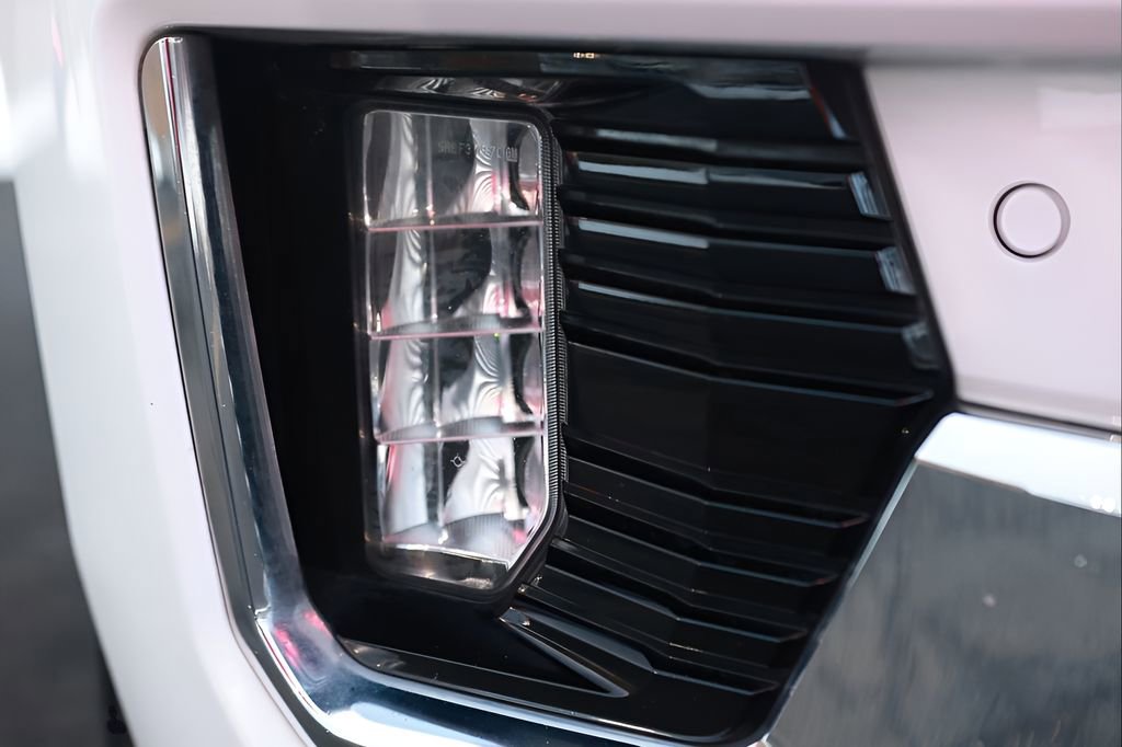 Used 2024 GMC Yukon SLT image 39