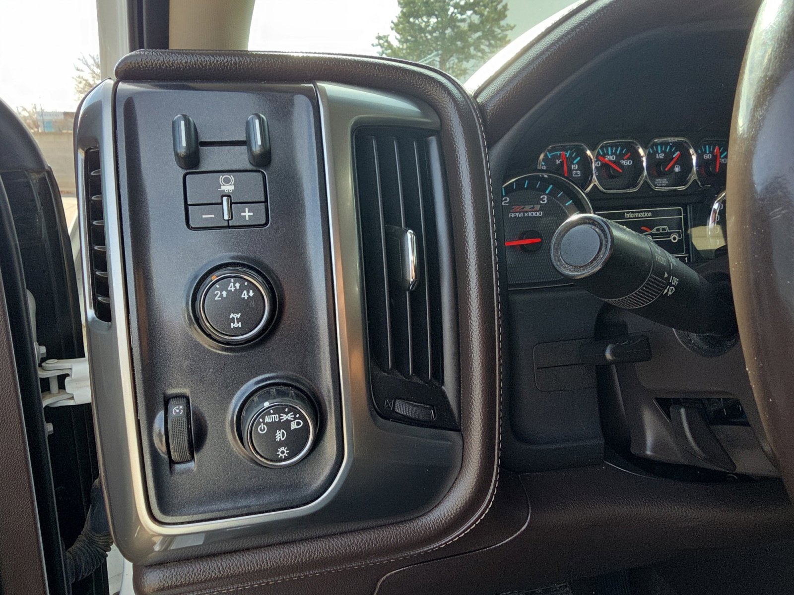 Used 2015 Chevrolet Silverado 2500 LTZ w/ Duramax Plus Package image 22