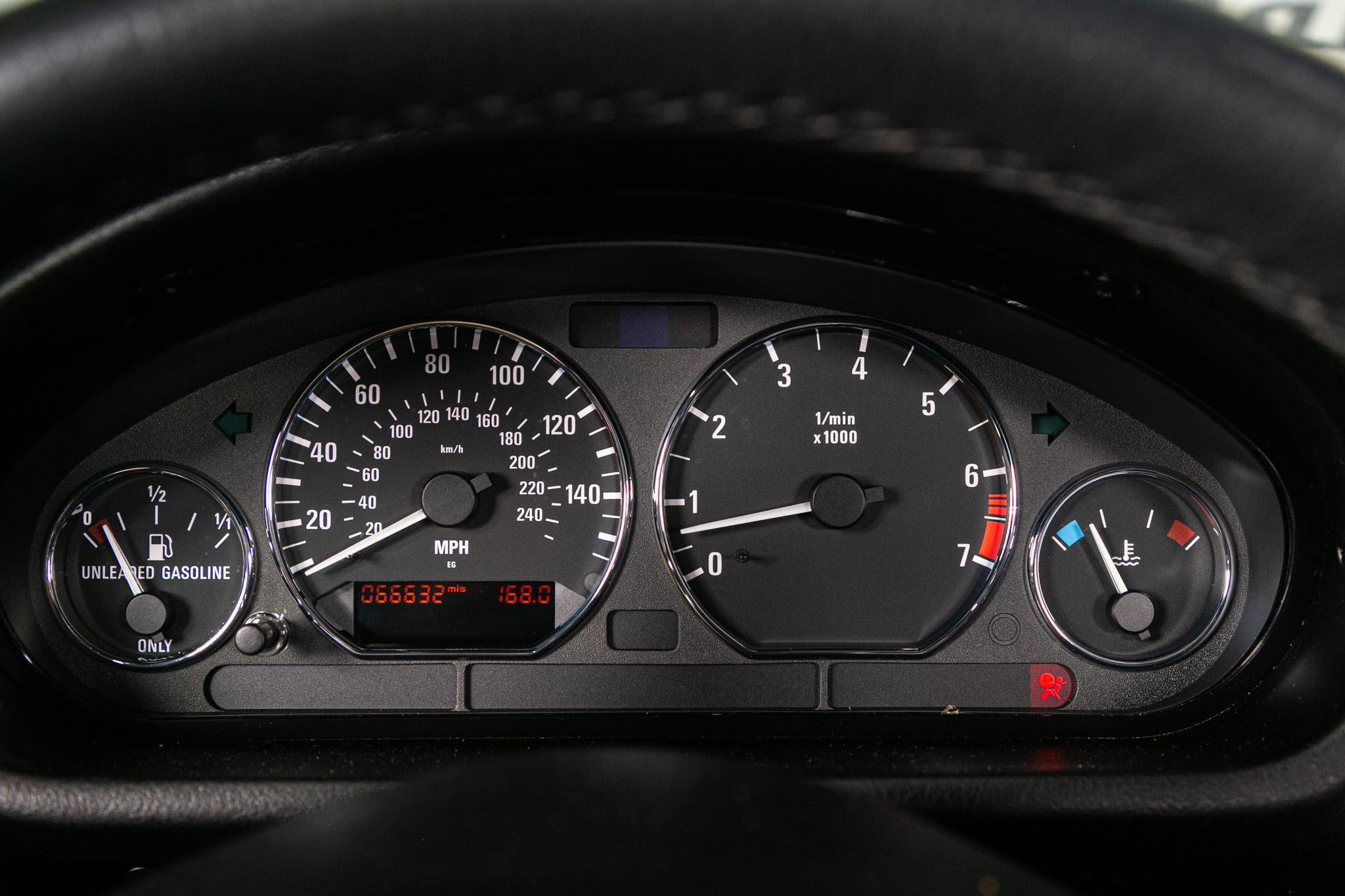 Used 2002 BMW Z3 2.5i RWD image 16