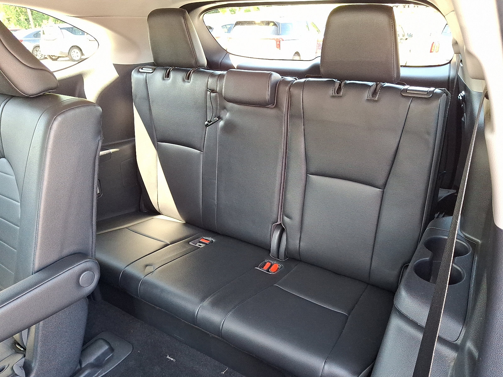 Used 2020 Toyota Highlander XLE AWD/4WD image 10