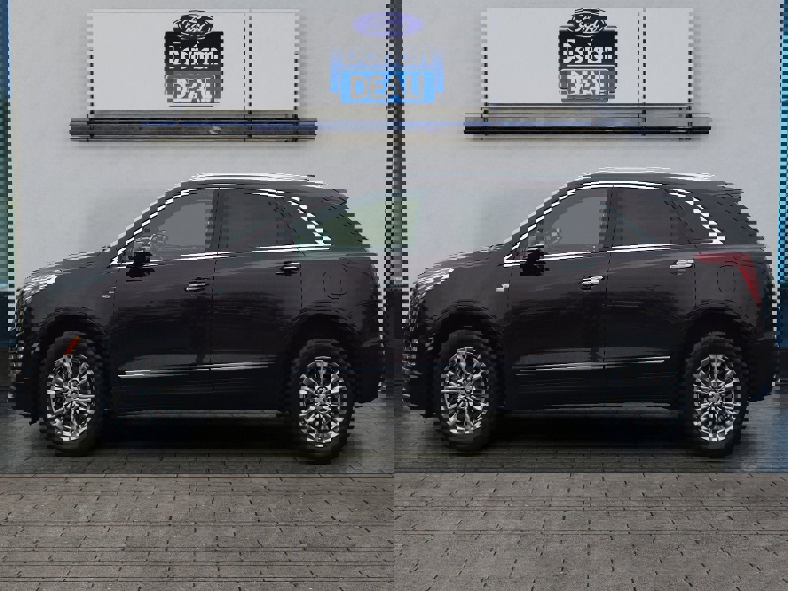 Used 2020 Cadillac XT5 Premium Luxury w/ LPO, Floor Liner Package image 6