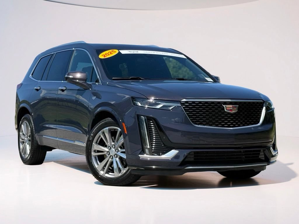 Certified 2025 Cadillac XT6 Premium Luxury FWD image 2