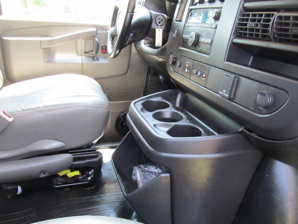 Used 2022 GMC Savana 3500 Extended w/ Driver Convenience Package image 33