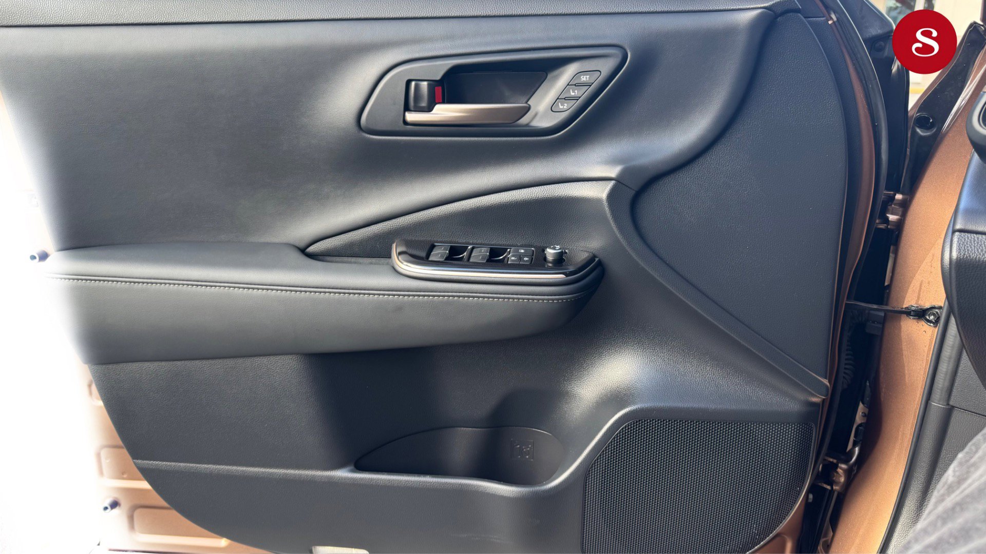 Used 2025 Toyota Crown Platinum image 18