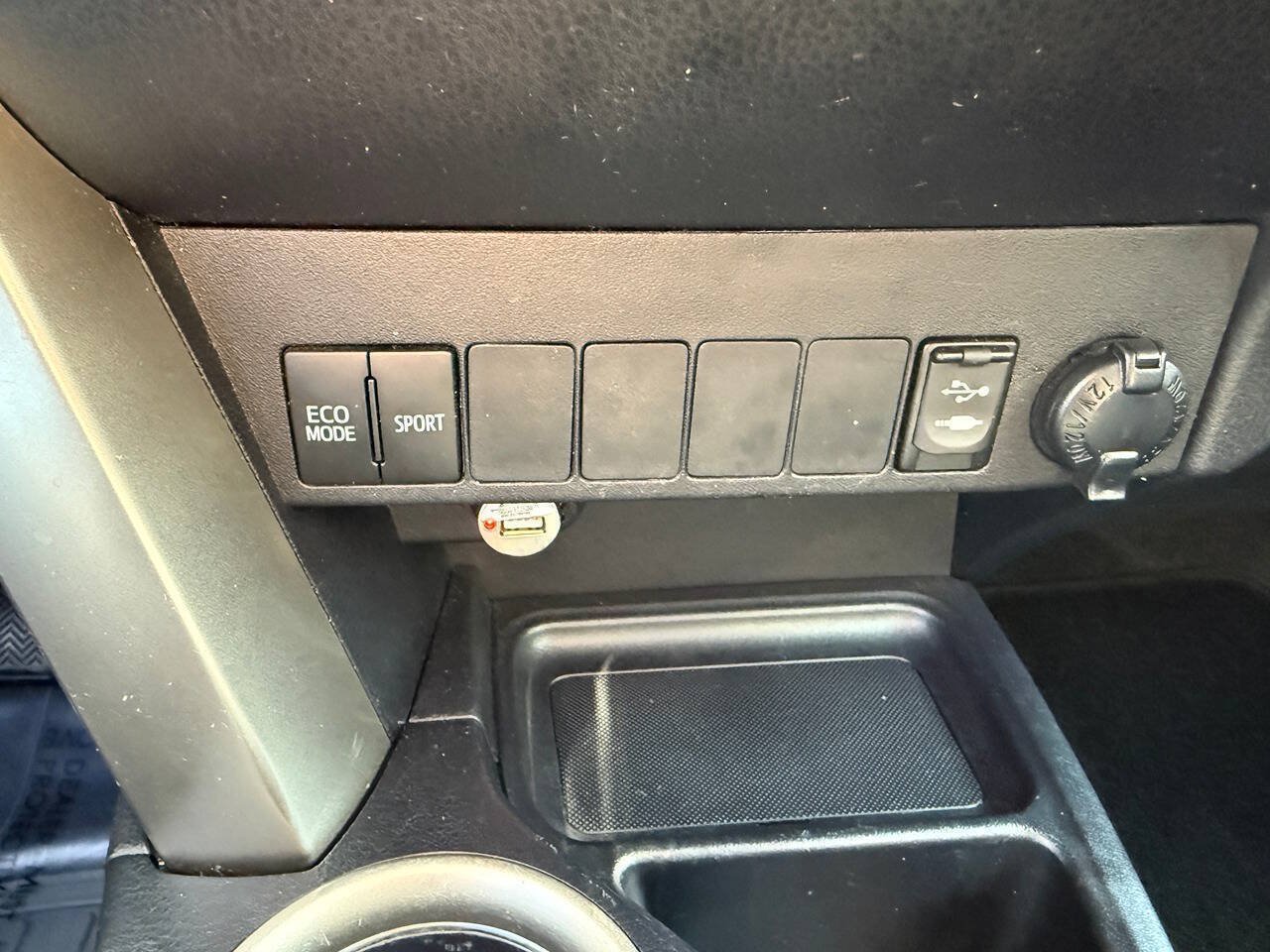 Used 2015 Toyota RAV4 XLE AWD/4WD image 67