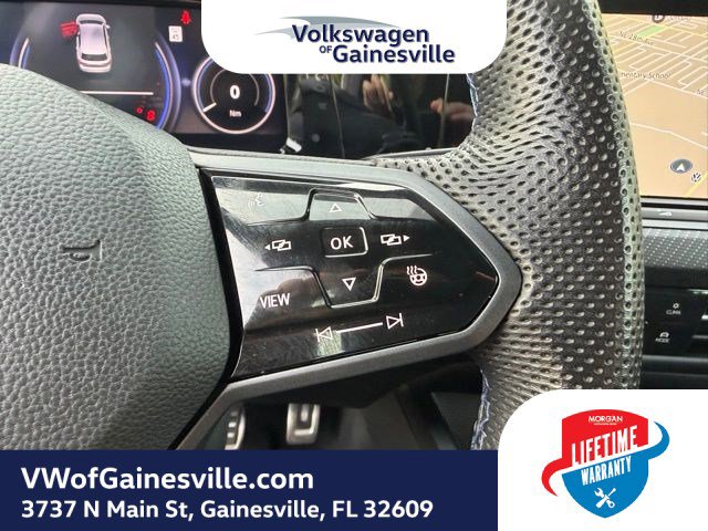 Used 2022 Volkswagen Golf R image 24