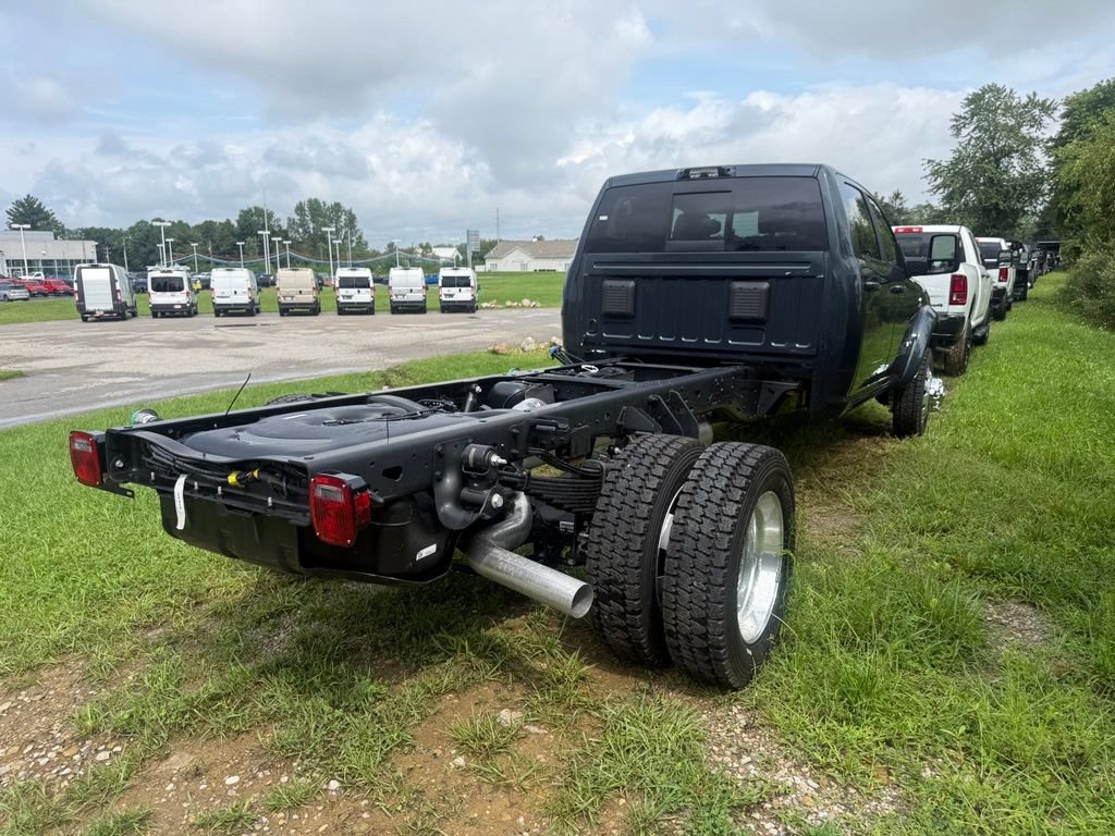 New 2026 RAM 5500 4x4 Crew Cab w/ Laramie Trim Package image 3